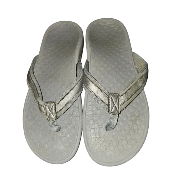 Vionic Shoes - 💰Vionic Comfort Metallic Silver Women's Flip Flop Sandals